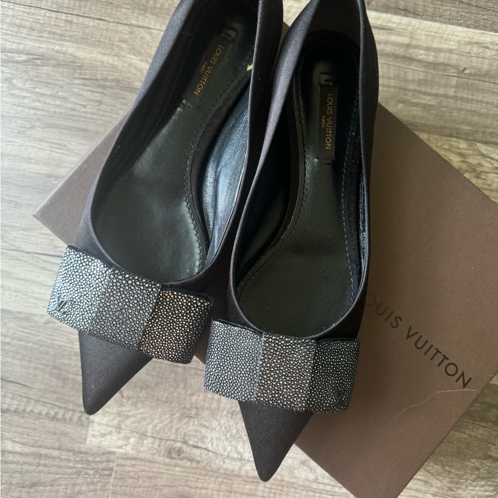 LV Louis Vuitton Elegant Satin Dress Flats (worn once w/ box)
